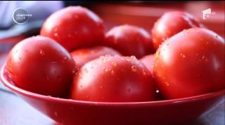 Meniul perfect pentru o vară toridă! Brânza şi roşiile sunt recomandate de medici. Atenţie, însă, la un detaliu!