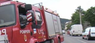 Un TIR s-a răsturnat peste calea ferată, la Suceava!