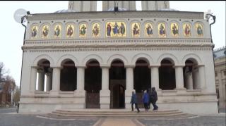 Legea salarizării aduce vești bune pentru preoți! Un arhiepiscop ar putea câştiga cât un ministru