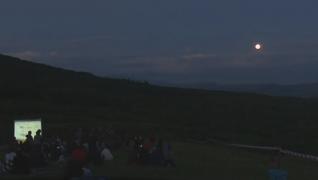 Bistriţenii au vrut să vadă ce se ascunde dincolo de nori! Sute de pasionaţi de astronomie şi-au dat întâlnire la Star Party