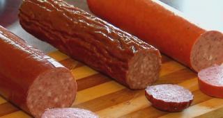 PERICOLUL din salamuri! Un control al ANPC a scos la iveală reţete din care carne lipseşte aproape total