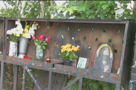 Altarul dedicat victimelor de la Colectiv a fost distrus. Iar fotografiile și icoanele puse pentru cei 64 de tineri au fost furate