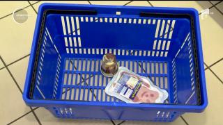 AVERTISMENT îngrijorător. Alimentele şi dulciurile pentru copii sunt mai nocive decât cele pentru adulţi!