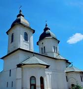 Feţe bisericeşti, reţinute pentru şantaj! Trei preoţi din Iaşi ar fi ameninţat un lider BOR