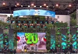 Petrecere uriașă pe litoral! Pe plaja Monden, din Constanţa, a început Forza ZU, cel mai mare concert din România