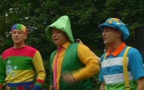 Culoare şi veselie la Palatul Ştirbey. aici se desfăşoară Zurlandia, cea mai mare petrecere în aer liber pentru părinţi şi copii