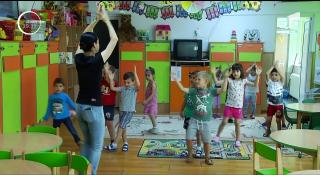 În vacanţa de vară, părinţii au o grijă în plus. Care sunt costurile pentru cele 3 luni în care cei mici nu sunt la școală