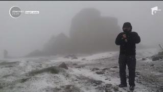 Condiții meteorologice EXTREME în Munții Bucegi! NINGE ABUNDENT, dar sunt și DESCĂRCĂRI ELECTRICE