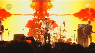 Kings of Leon a făcut show la Bucureşti! Rockerii au cântat pentru prima dată în România