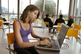 WIFI pericol-public! Cafenelele, aeroporturile și hotelurile au cele mai nesigure rețele de internet gratuit