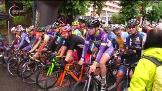 Bicicliştii şi-au testat limitele la Sinaia! Sute de sportivi au ignorat ploaia şi s-au întrecut pe un traseu dificil de la poalele munţilor
