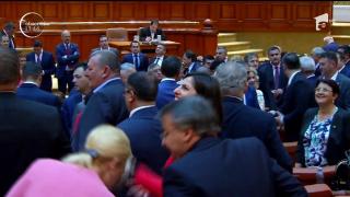 Guvernul Grindeanu a fost demis! Moţiunea de cenzură a fost adoptată cu 241 de voturi pentru şi 10 împotrivă