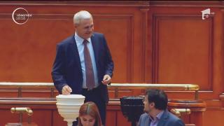 Guvernul Grindeanu a picat într-un ceas! Moțiunea de cenzură a trecut cu 241 de voturi. Filmul orei în care PSD a votat împotriva PSD