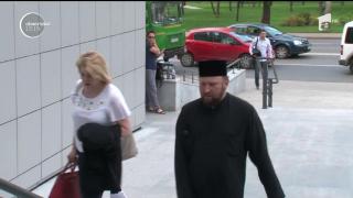 Procesul preoţilor vasluieni, acuzaţi că au şantajat un superior al Bisericii Ortodoxe, a fost amânat