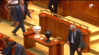 Ziua cea mai lungă pentru coaliţia PSD-ALDE. Moţiunea de cenzură a fost votată astăzi