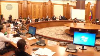 PSD a rămas singur în războiul contra PSD. UDMR a anunţat că nu participă la dezbaterea şi votarea moţiunii