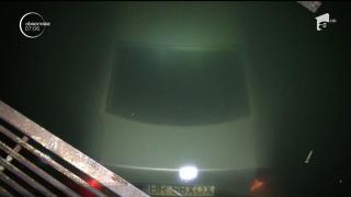 A plonjat cu maşina într-un canal, între Brăila şi Galaţi, a ieşit nevătămat din apă şi a fugit de la locul accidentului