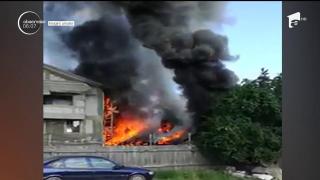 O lumânare uitată aprinsă a făcut scrum o casă, la Buhuşi