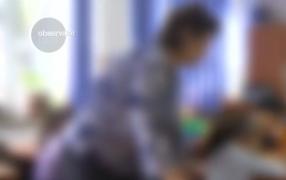 ŞOCANT! Profesoara care îşi BLESTEMA ELEVII a fost pedepsită! Femeia mergea la ore cu CU UN CUŢIT ÎN GEANTĂ şi se autoproclama Regina Egiptului!