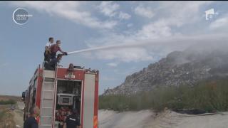 Canicula a provocat un incendiu la o groapă de gunoi de lângă Drobeta-Turnu Severin