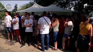 Croaziere gratuite la Galaţi! Zeci de oameni au stat ore în şir la coadă pentru o plimbare pe Dunăre