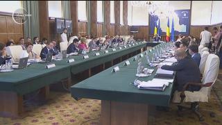 De la 1 iulie se scumpeşte energia electrică şi creşte punctul de pensie