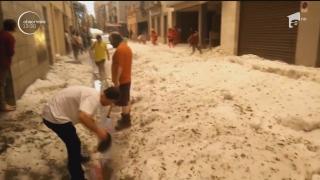 Un oraş spaniol a fost îngropat de grindină