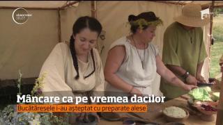 Mâncare ca pe vremea dacilor, la festivalul Frăția Lupilor de la porţile cetăţilor din Hunedoara