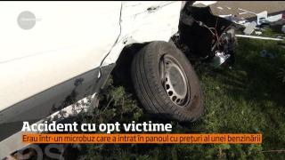 Opt muncitori la spital, după ce microbuzul lor a fost implicat într-un accident în Alba (VIDEO)