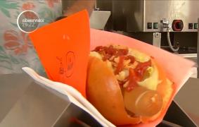 Românii s-au îndrăgostit de mâncarea la rulotă! Tot mai mulţi tineri se îndreaptă spre afaceri cu food truck-uri