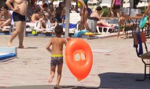 Jucăriile sunt preferatele copiiilor şi pe plajă, şi în apă. Însă nu toate sunt sigure pentru ei. Unele conţin substanţe toxice