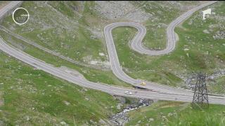 Transfăgărăşeanul se tranformă în platou de filmare pentru mărcile celebre de maşini! Restricţii de circulaţie, în zonă (VIDEO)