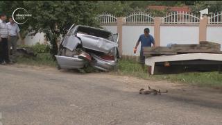 ACCIDENT TERIBIL la Buzău. Abia coborâţi din autobuz, trei oameni au fost spulberaţi de o maşină. Doi au murit pe loc!