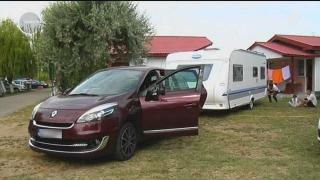 Mii de familii își petrec vara la mare, cu rulota. În Mamaia Nord vin turiști din toate colțurile lumii!