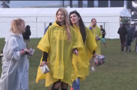 Pelerina şi cizmele, kitul de supraviețuire pentru participanții la Electric Castle!