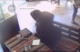 TUPEU! O bătrână a furat dintr-o şaormerie, la Piatra Neamţ, stând de vorbă cu angajaţii