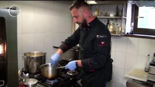 Prăjituri muzicale la Alba-Iulia! Madonna şi Jennifer Lopez apar în mediul unui restaurant