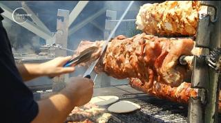 Bucătarii s-au întrecut în preparate greceşti la un târg din Capitală