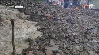 Ploile au făcut ravagii în ţară. În mai multe zone a plouat cu grindină. În Prahova a fost haos, după ce un drum a fost complet blocat de aluviuni