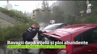 Furtunile şi ploile abundente au făcut prăpăd în ţară. La Timişoara, acoperişul unei case a luat foc după ce a fost lovit de un trăsnet
