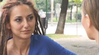 EXCLUSIV! Iulia, tânăra artistă care îşi acuză soţul că a încercat să o ucidă, luptă împotriva violenţei domestice