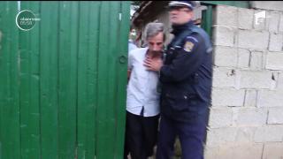 Crimă oribilă din gelozie, într-un sat din Buzău. Un bărbat şi-a ucis concubina şi a ţinut cadavrul în casă timp de 4 zile!