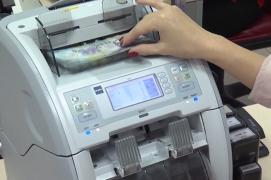 Salariile românilor, mai mici de anul viitor! Contribuțiile sociale și pentru sănătate ar putea suportate doar de angajat