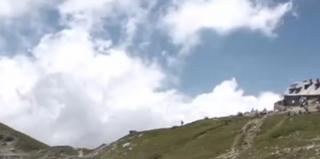 În zilele caniculare muntele este o adevărată oază de răcoare. Termometrele de la Vârful Omu arată doar 15 grade