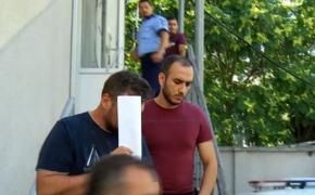 Scandal violent în Capitală: doi bărbaţi, tată şi fiu, reţinuţi pentru agresarea unui poliţist