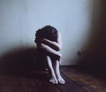 Scandal în Târgu Jiu. O adolescentă susţine că a fost maltratată de supraveghetorii Centrului pentru Copii în care locuia