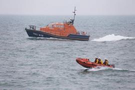 Alertă în Marea Britanie! Doi români dispăruţi, după ce barcă lor s-a scufundat în Canalul Mânecii