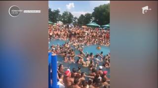 Horă românească de Cartea Recordurilor, jucată într-o piscină, la Făgăraş