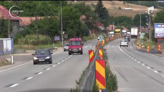 Situaţie inedită pe un drum din Cluj: Separatoarele care ar fi trebuit să salveze vieţi provoacă accidente grave