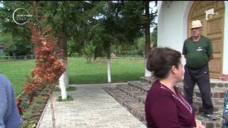 Scandal în Mureş: Reprezentanţii lui Cristian Pomohaci au golit biserica refăcută de acesta după un incendiu